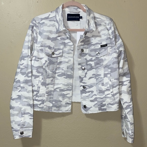 🆑 CALVIN KLEIN JEANS Camo-Print Trucker Jacket - Picture 3 of 13